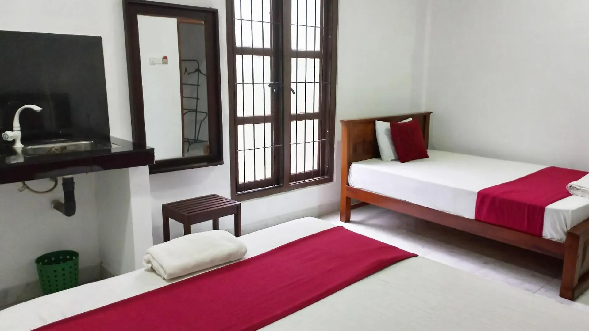 Airport Pearl Garden Transit Hotel Katunayake 0*,