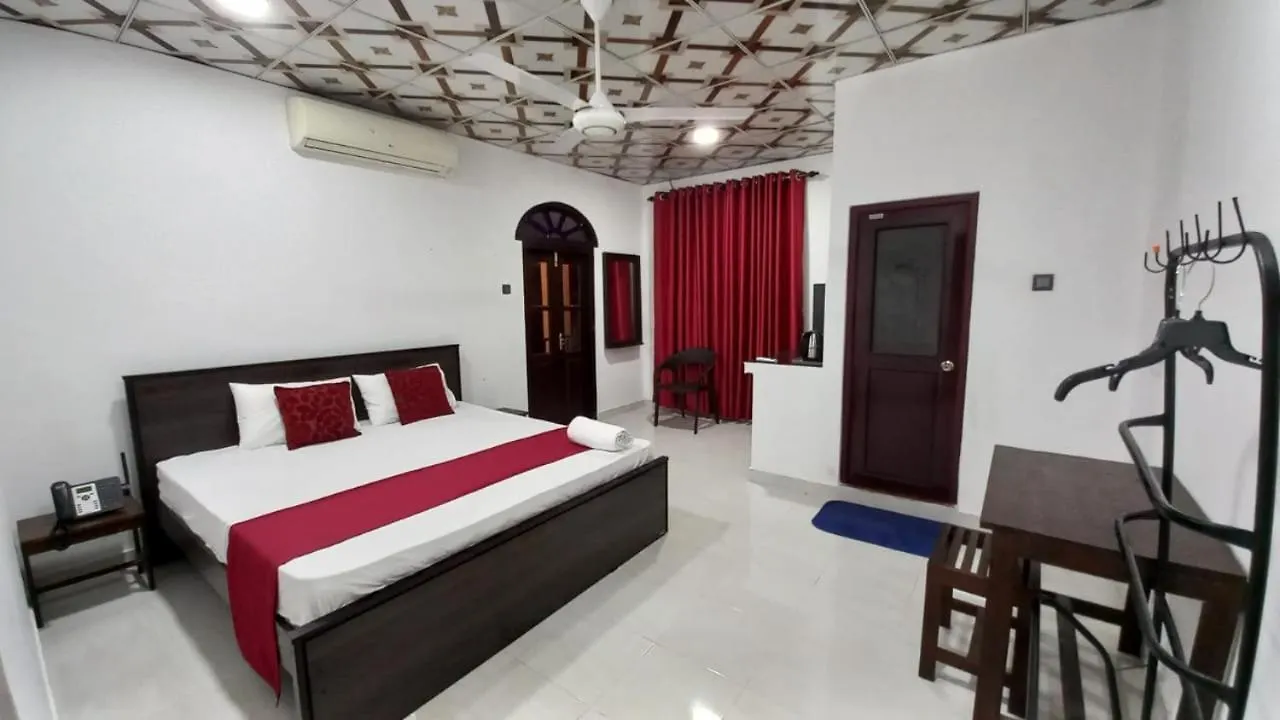 Airport Pearl Garden Transit Hotel Katunayake 0*,